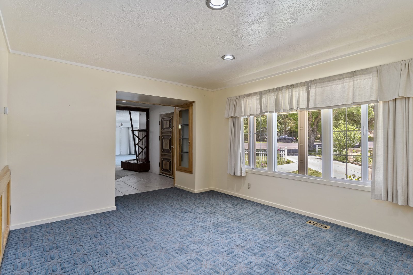 007_Living-Room-scaled