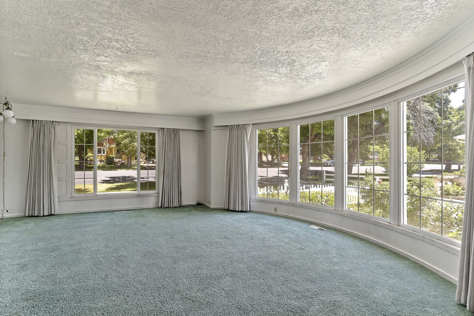 009_Family-Room-scaled