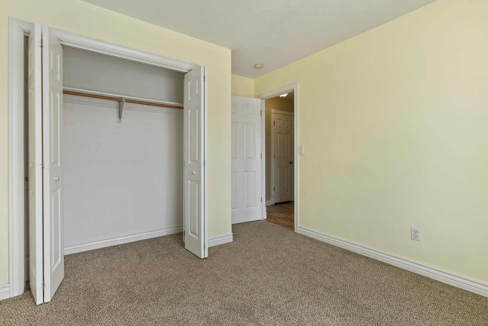 015_Bedroom-4-scaled